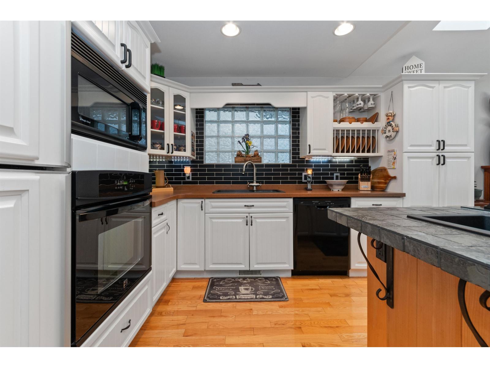 262 FIRST AVENUE, Cultus Lake North, Cultus Lake