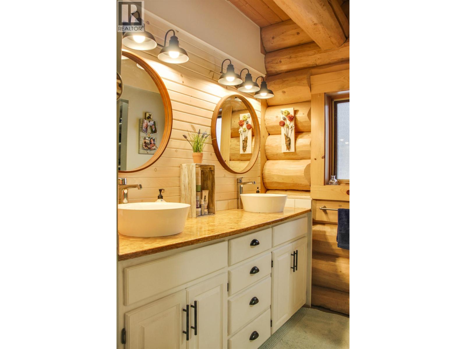 8494 GERALD CRESCENT, Bridge Lake