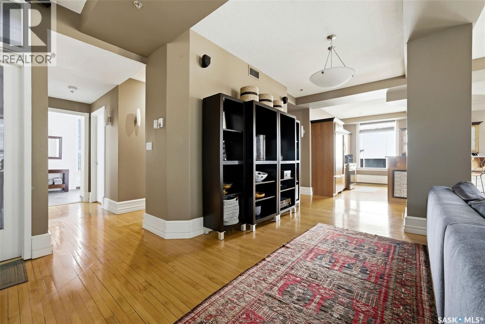 #400 2020 11TH AVENUE - 14