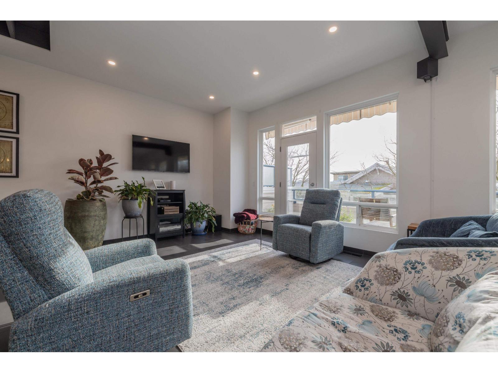 7 15161 PROSPECT AVENUE, White Rock