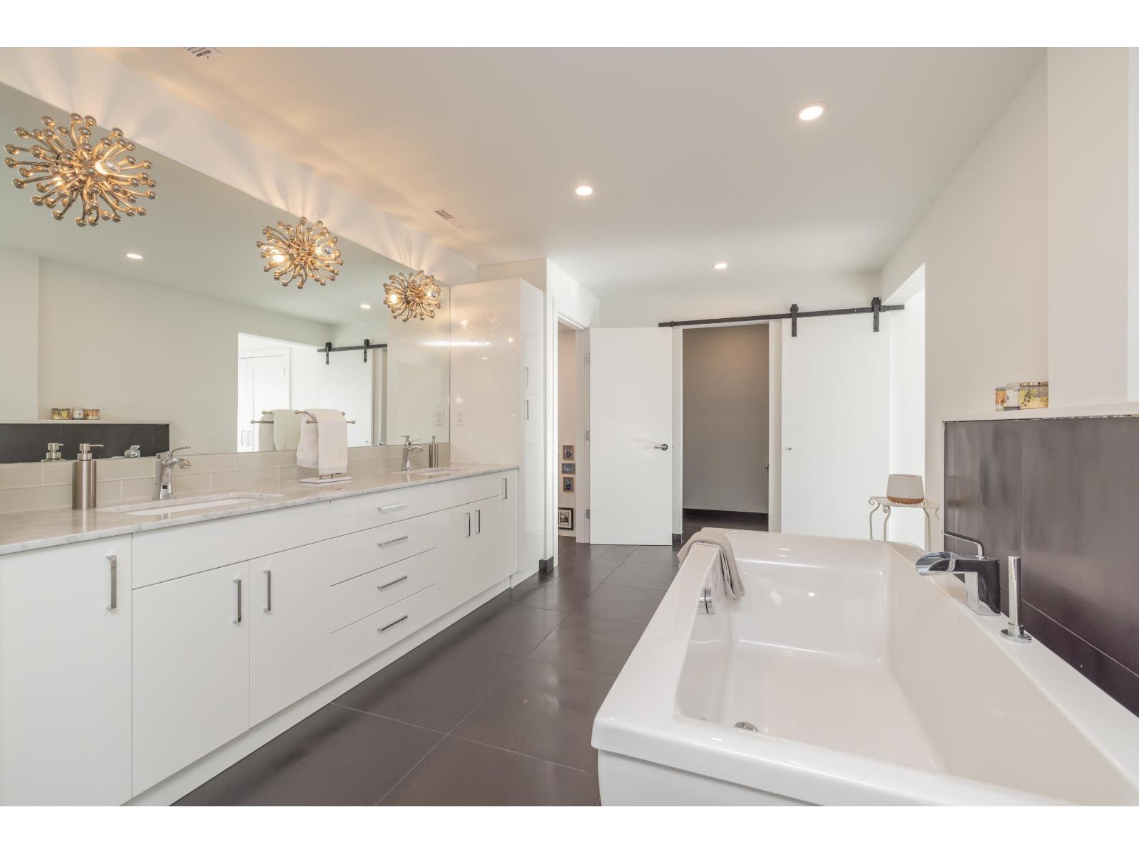 7 15161 PROSPECT AVENUE, White Rock