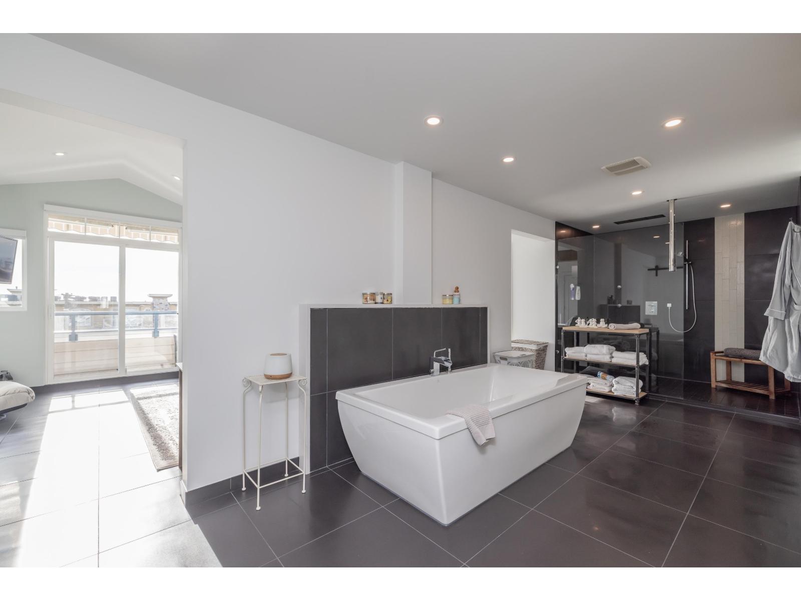 7 15161 PROSPECT AVENUE, White Rock