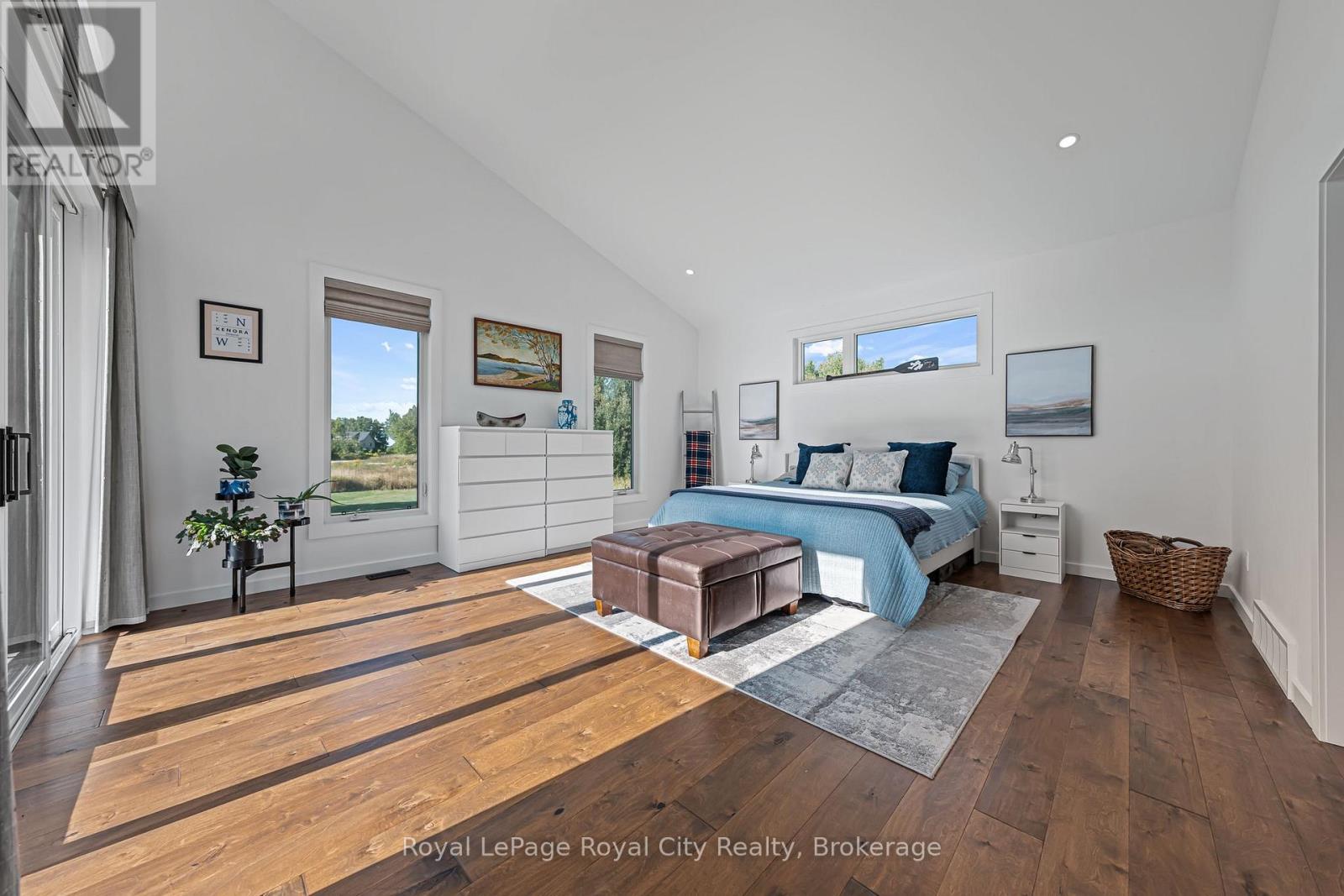 103 UGOVSEK CRESCENT - 15