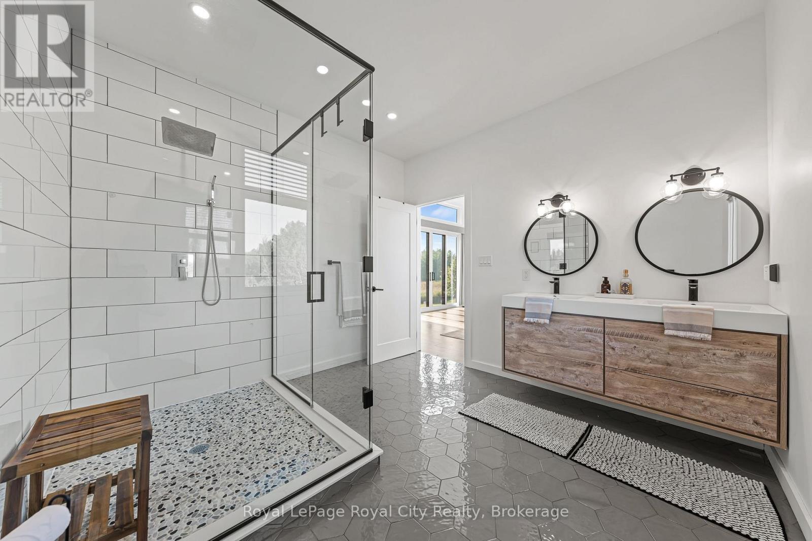 103 UGOVSEK CRESCENT - 18