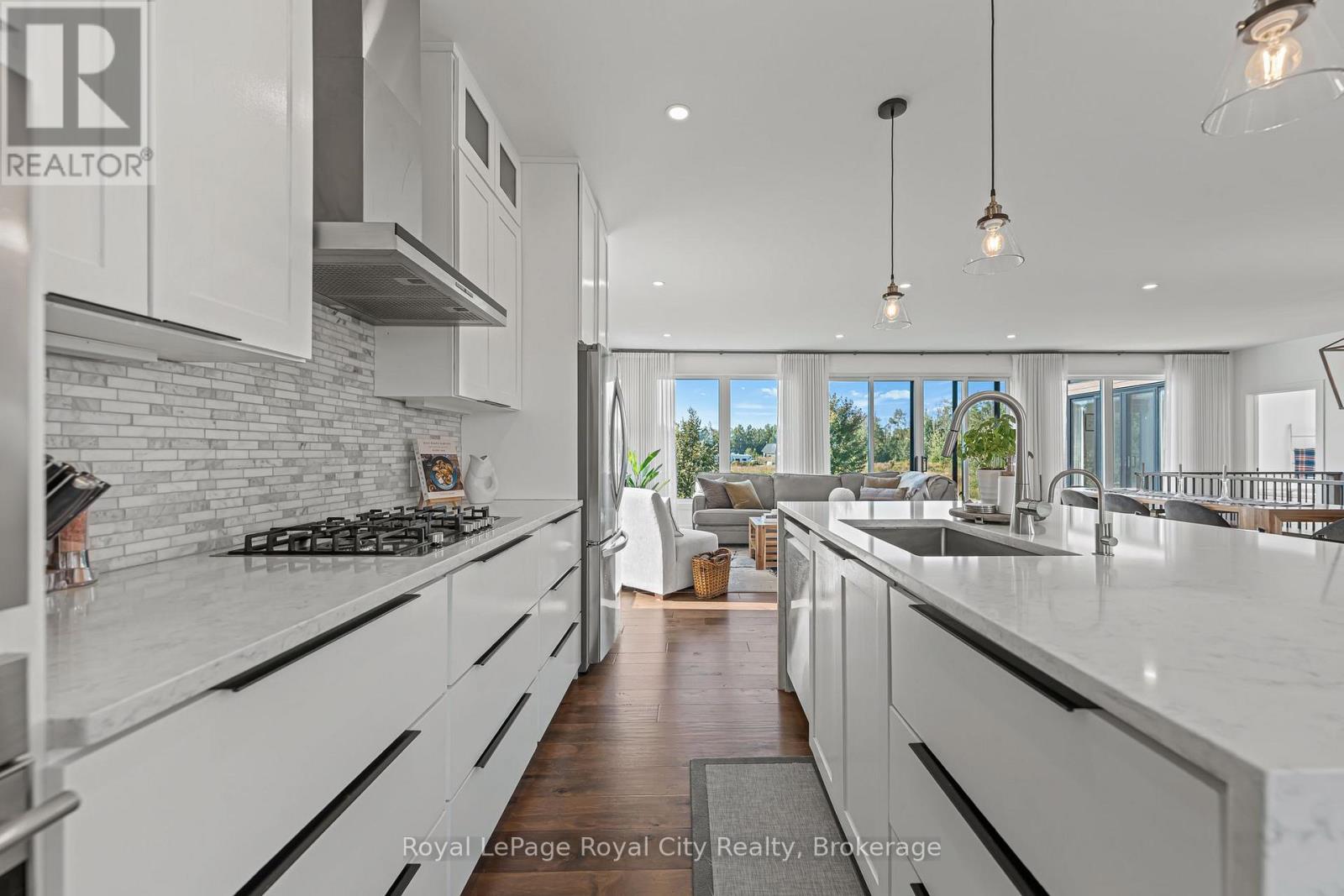 103 UGOVSEK CRESCENT - 9