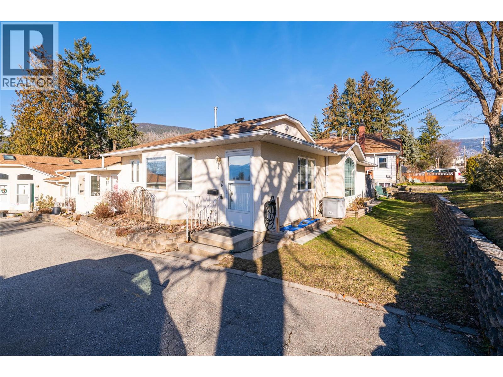 338 9th Avenue S Unit# F, Creston