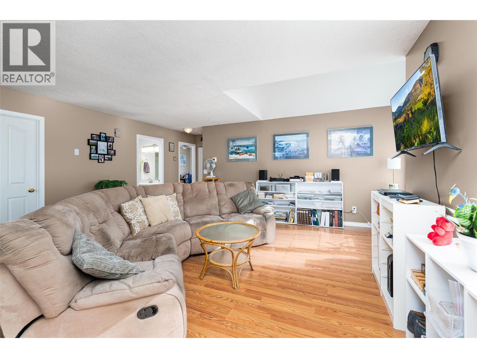 338 9th Avenue S Unit# F, Creston