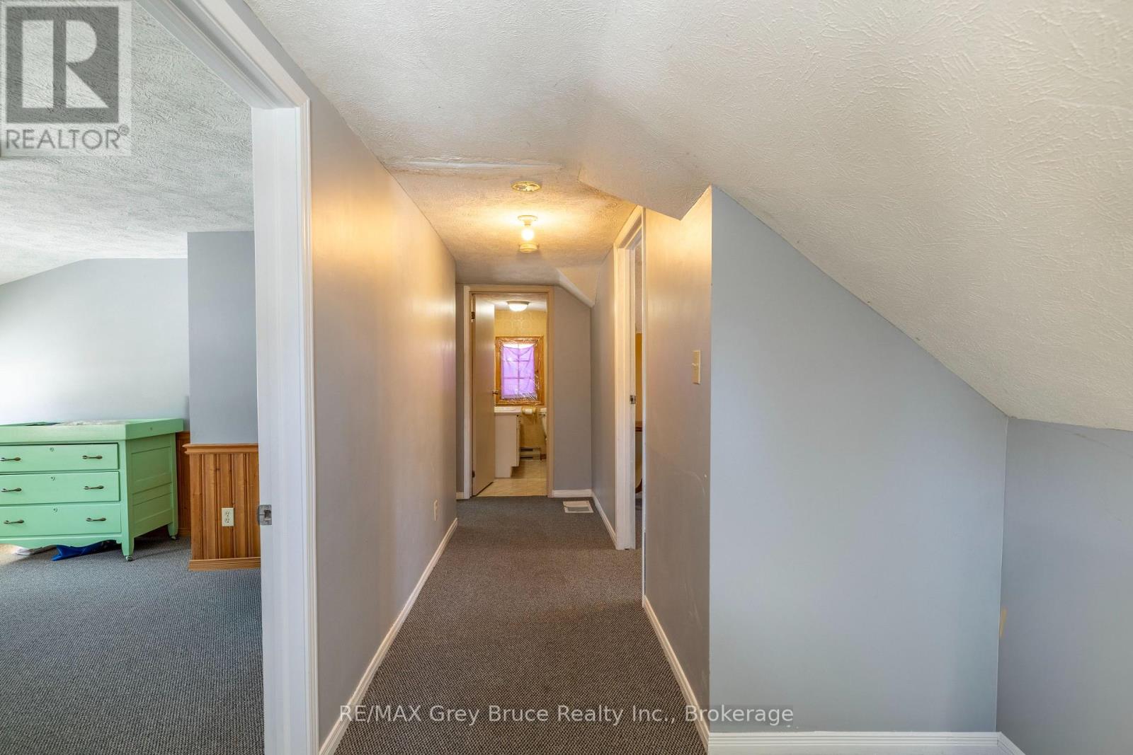 303005 GREY 15 ROAD - 8