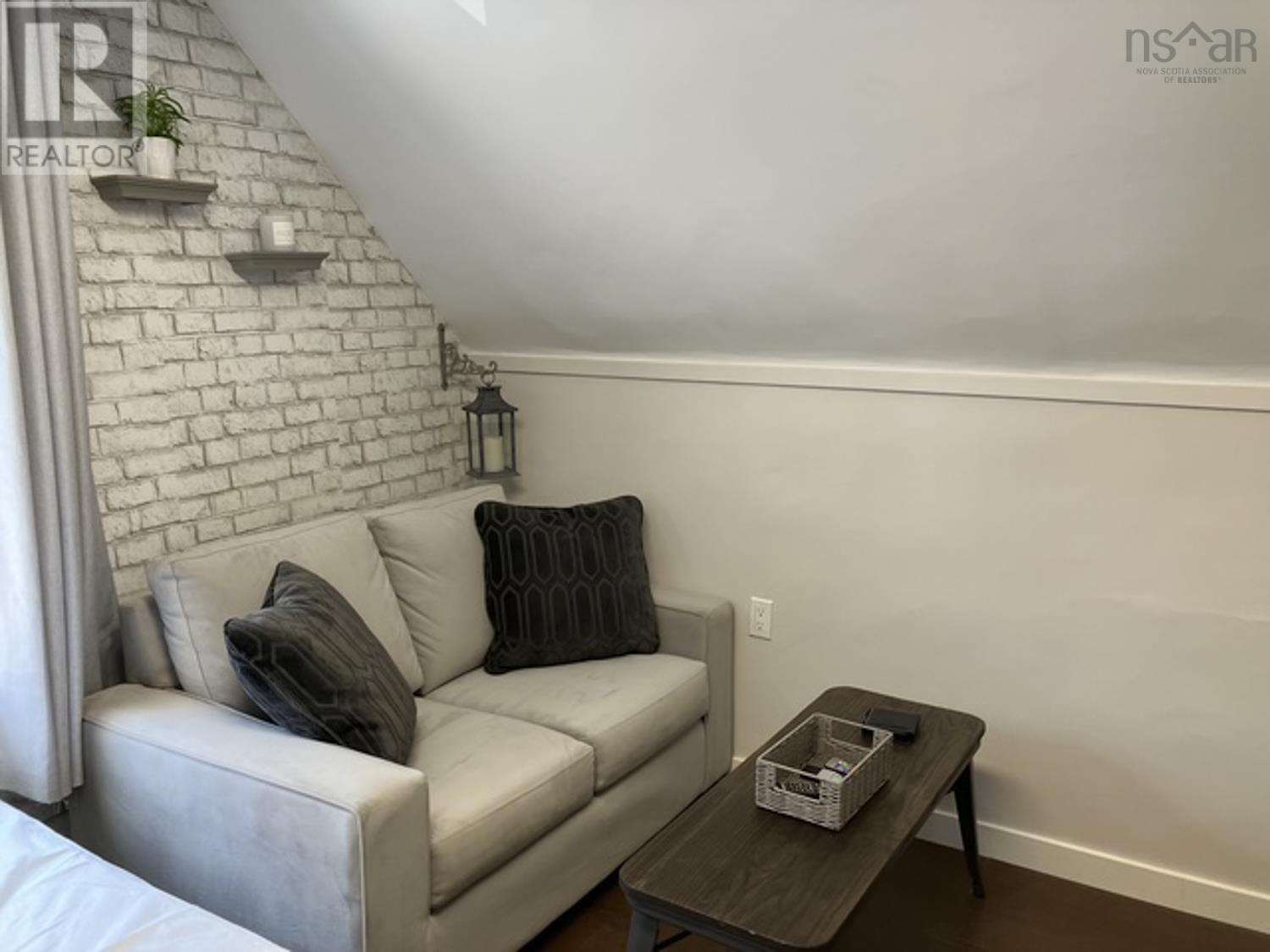 Property 23 of 48 of 26 MUIR Street