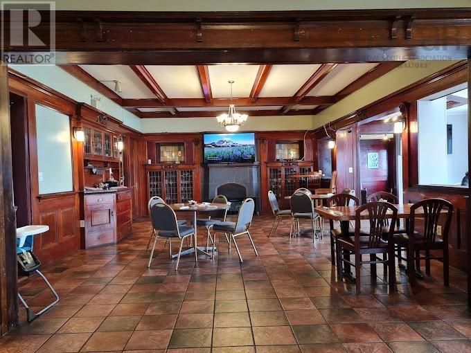 Property 12 of 47 of 100 KINGS Road