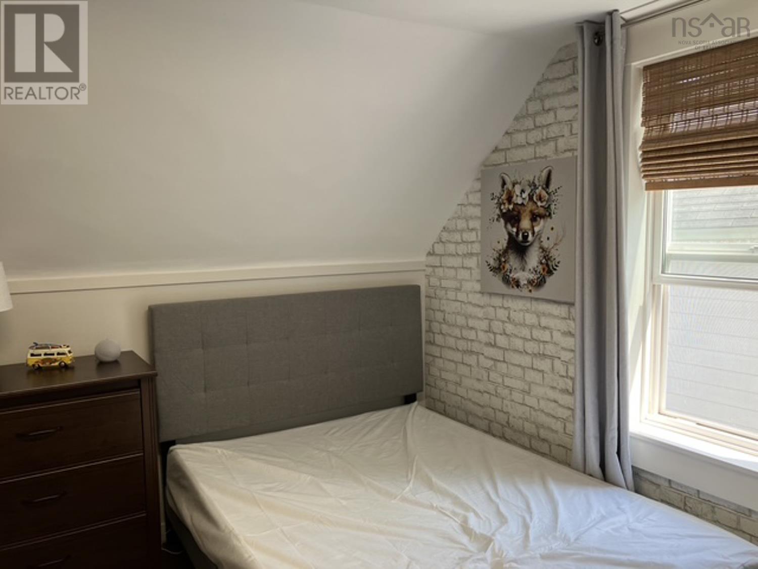 Property 24 of 48 of 26 MUIR Street