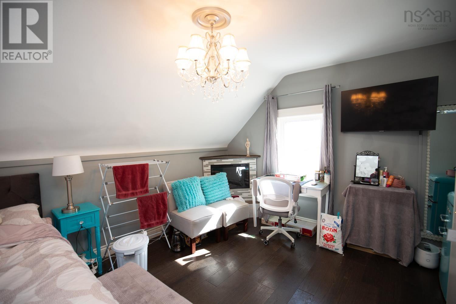 Property 30 of 48 of 26 MUIR Street