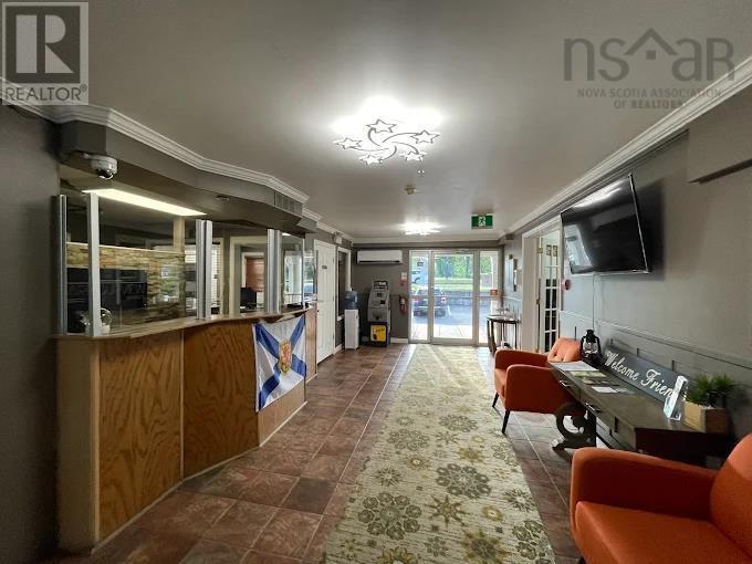 Property 5 of 47 of 100 KINGS Road