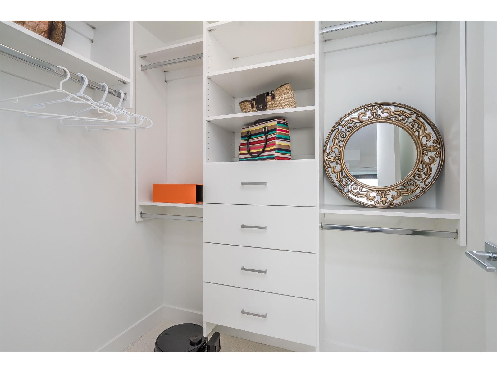 908 1588 JOHNSTON ROAD, White Rock