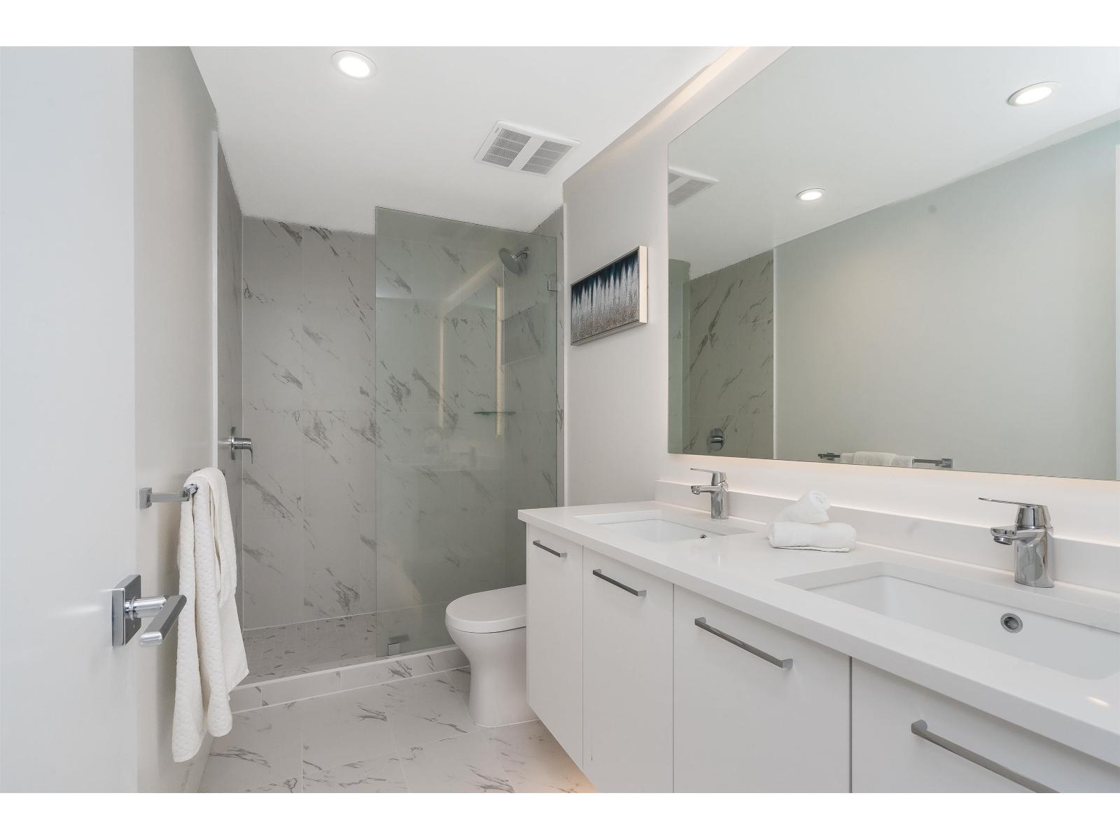 908 1588 JOHNSTON ROAD, White Rock