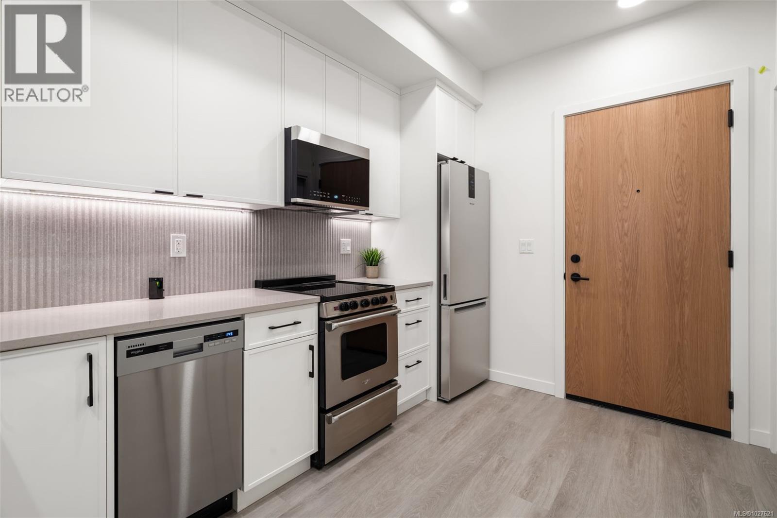 208 610 Lampson Road, Esquimalt