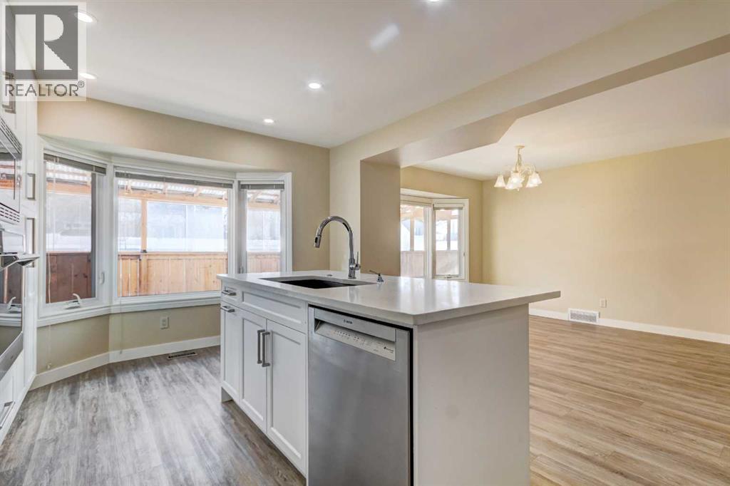 Single Family House for Sale in  Hawkfield Crescent NW Hawkwood Calgary 