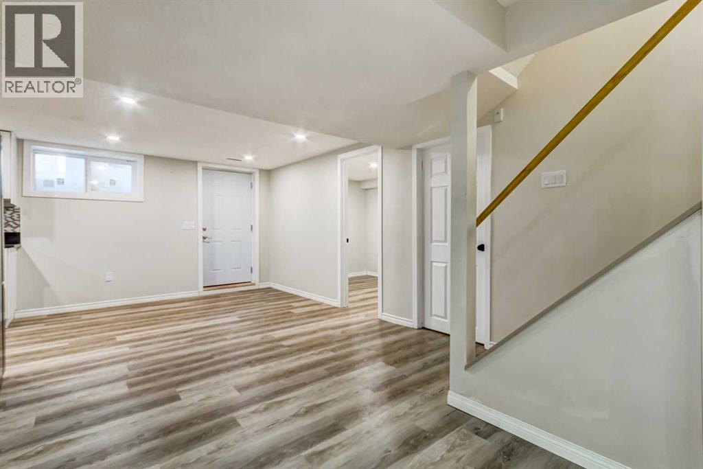 Single Family House for Sale in  Hawkfield Crescent NW Hawkwood Calgary 