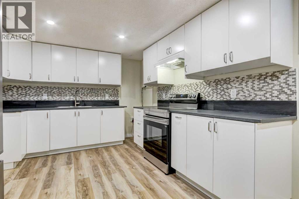 Single Family House for Sale in  Hawkfield Crescent NW Hawkwood Calgary 