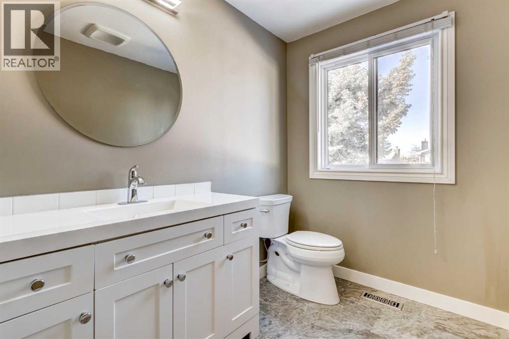 Single Family House for Sale in  Hawkfield Crescent NW Hawkwood Calgary 