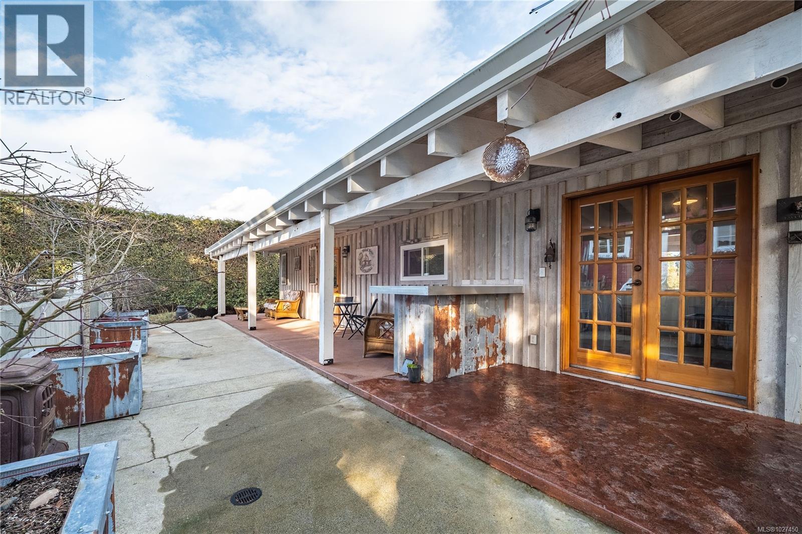 10934 CHEMAINUS RD - 24