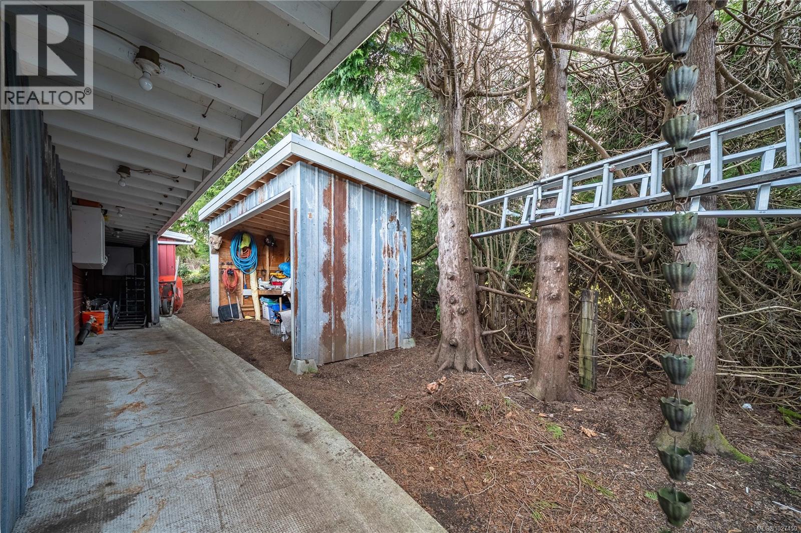 10934 CHEMAINUS RD - 21