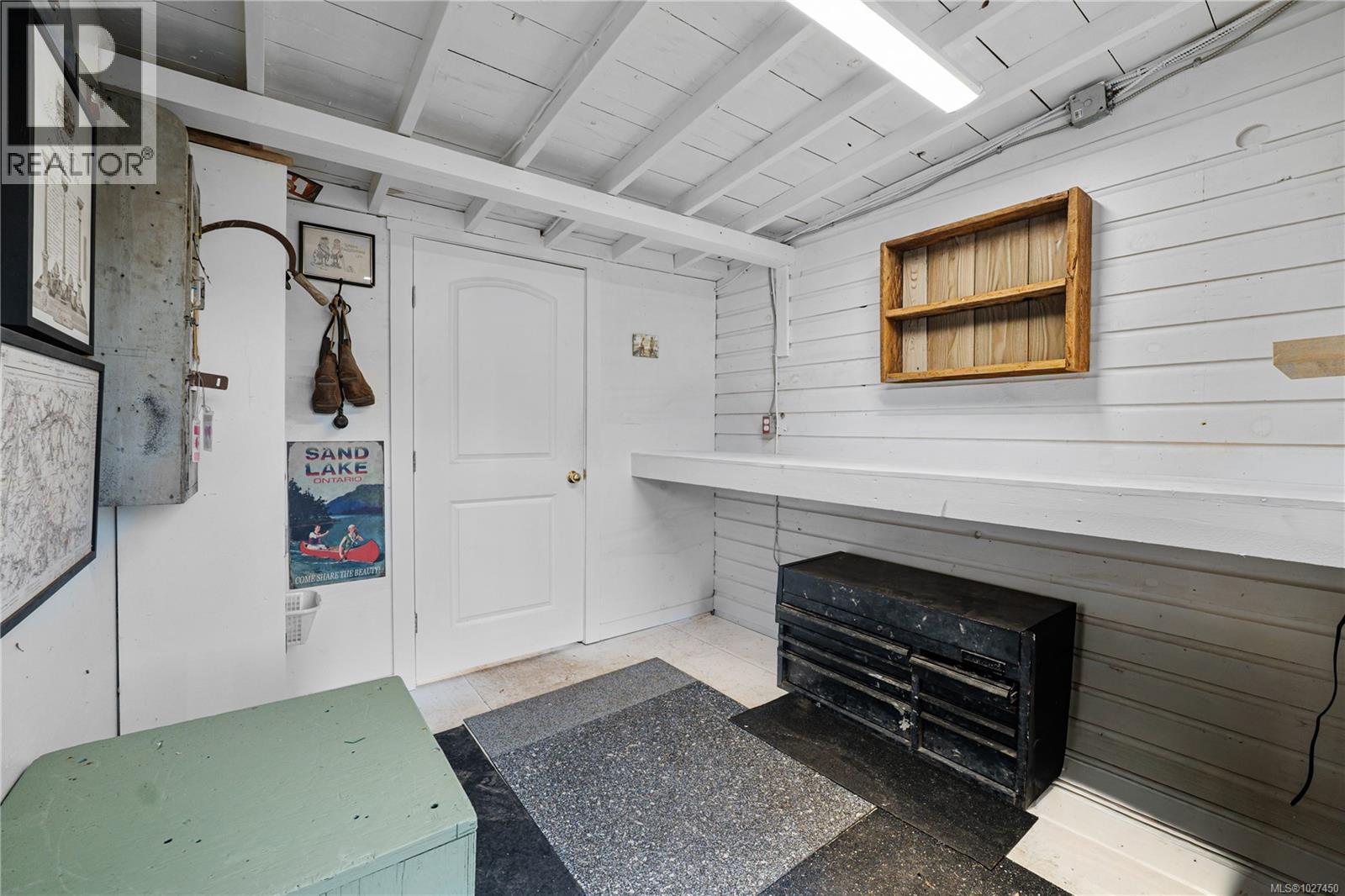 10934 CHEMAINUS RD - 17