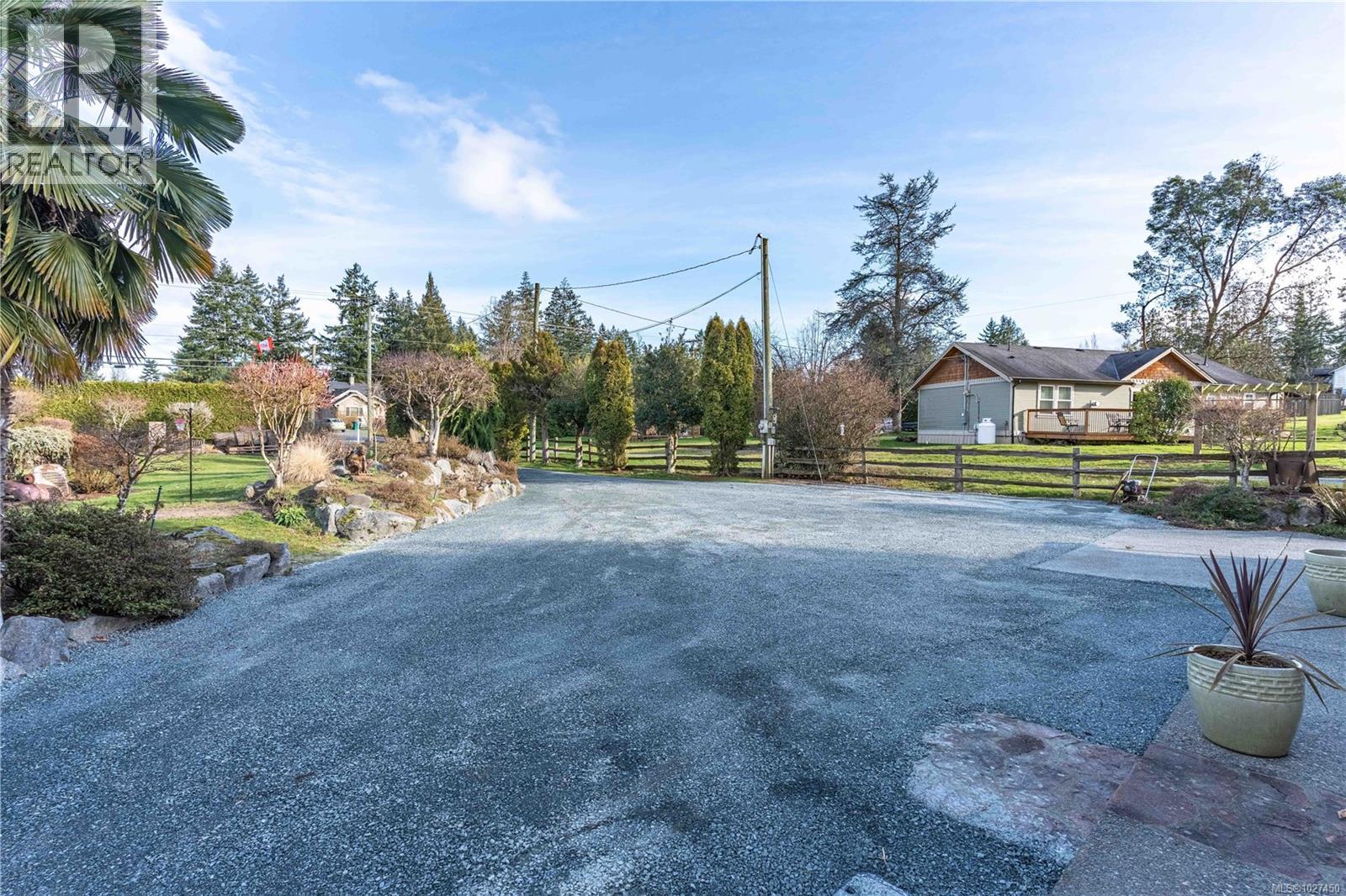 10934 CHEMAINUS RD - 28