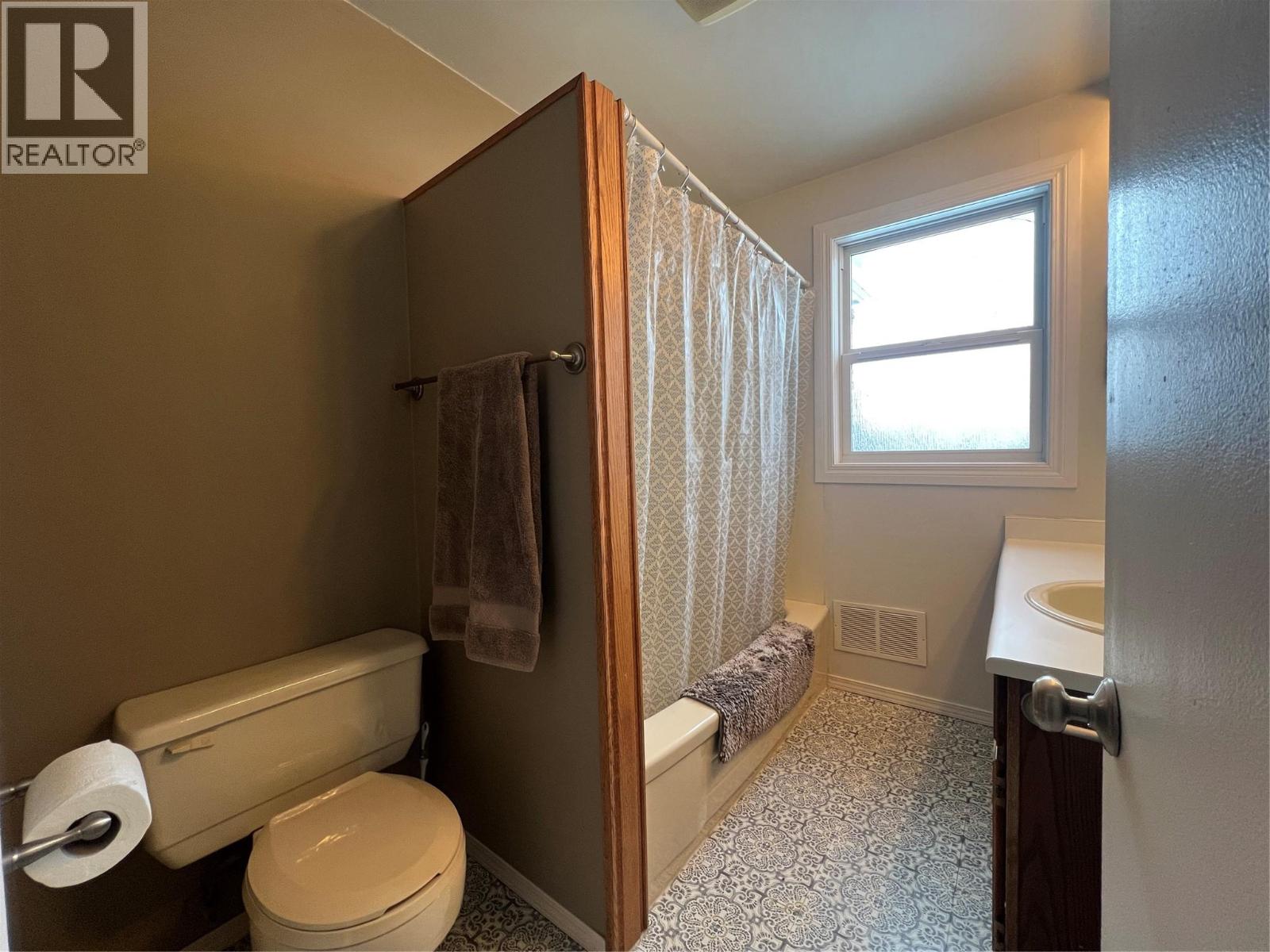 1713 90 Avenue, Dawson Creek