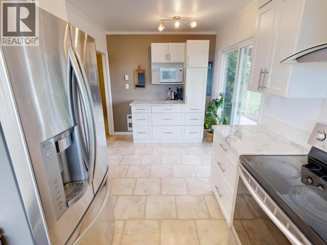 6955 TERRACE STREET, Powell River