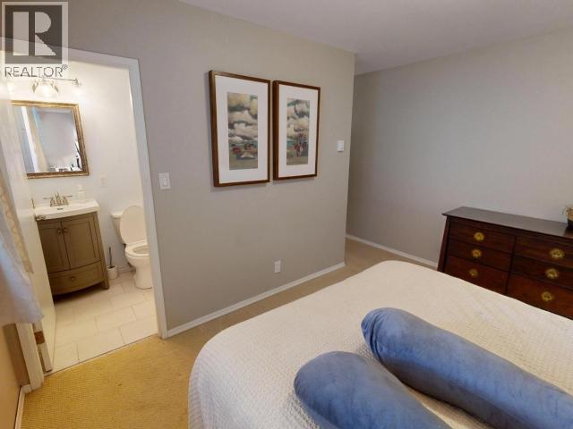 6955 TERRACE STREET, Powell River