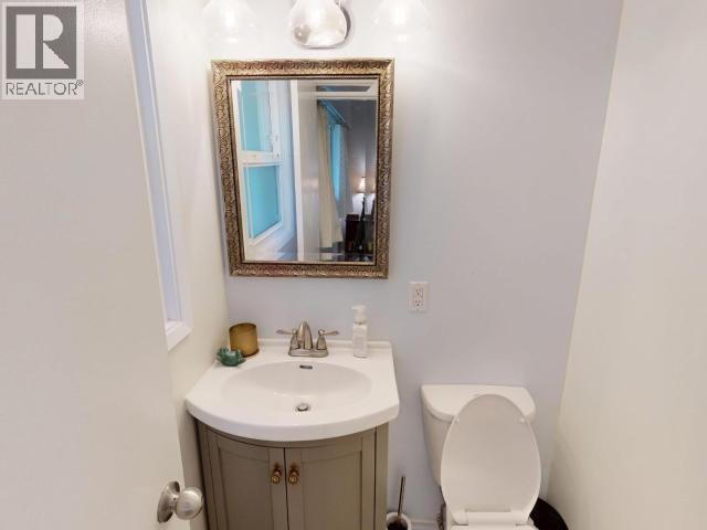 6955 TERRACE STREET, Powell River