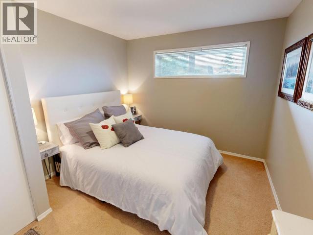 6955 TERRACE STREET, Powell River