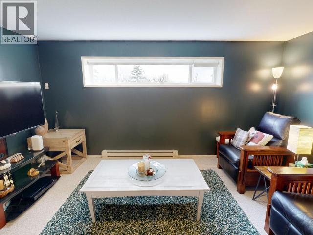 6955 TERRACE STREET, Powell River