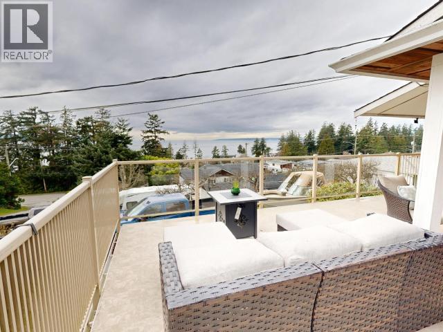 6955 TERRACE STREET, Powell River
