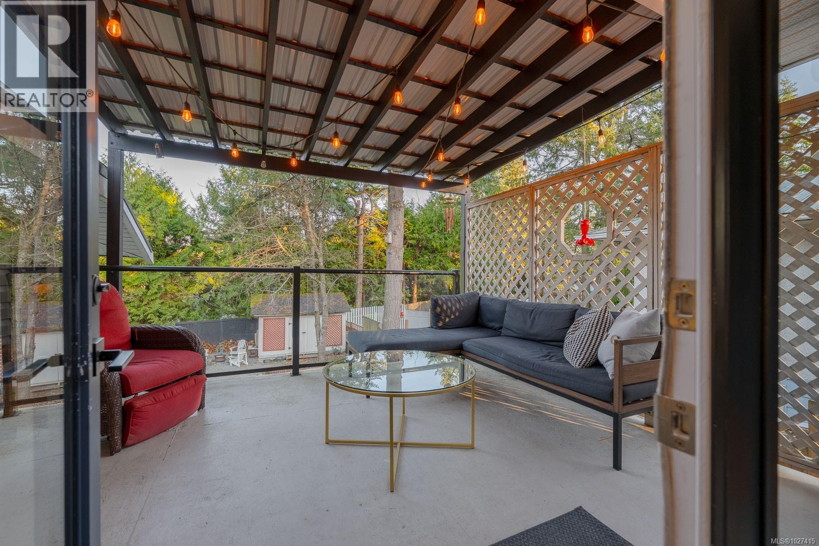 3248 Uplands Dr, Nanaimo