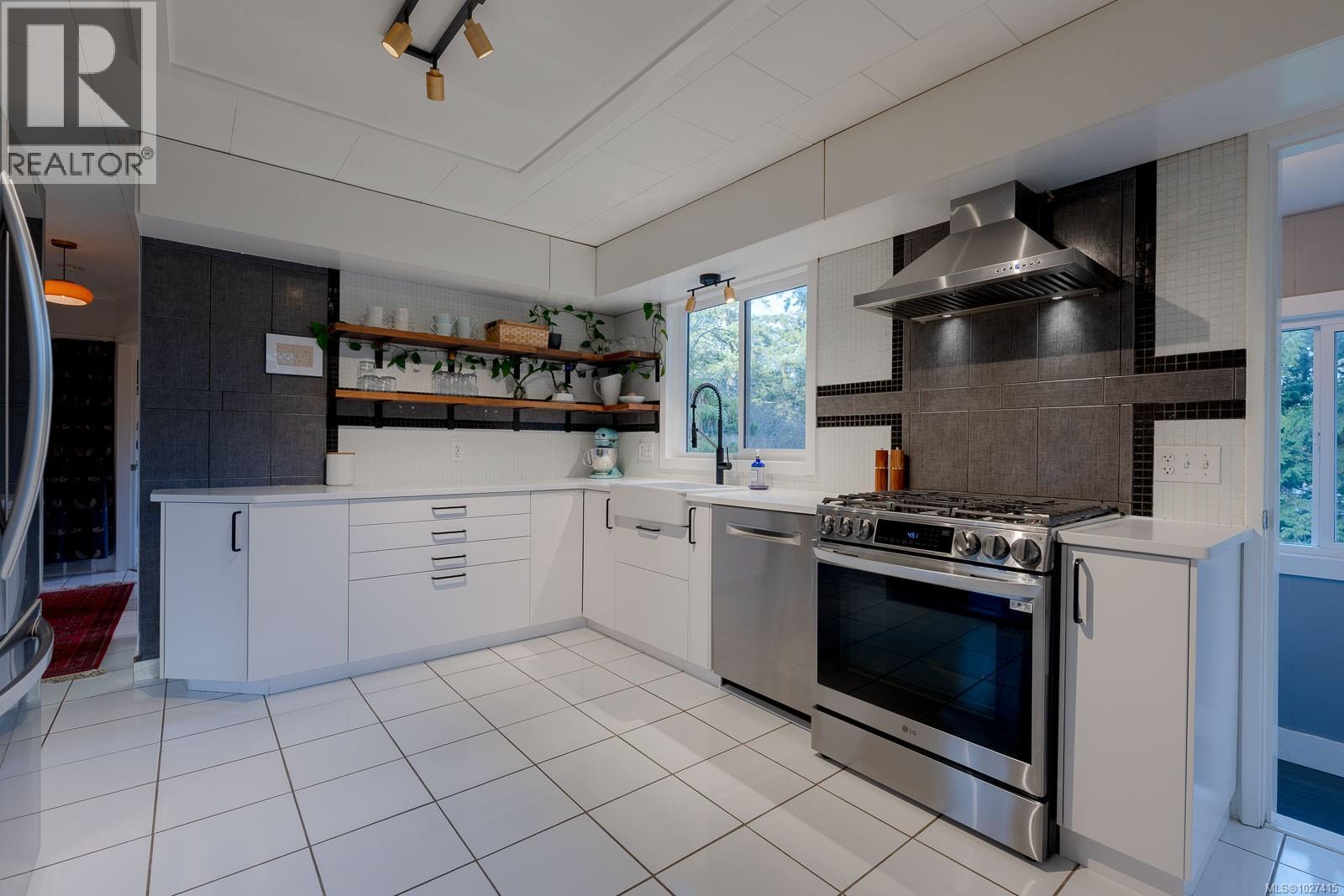 3248 Uplands Dr, Nanaimo