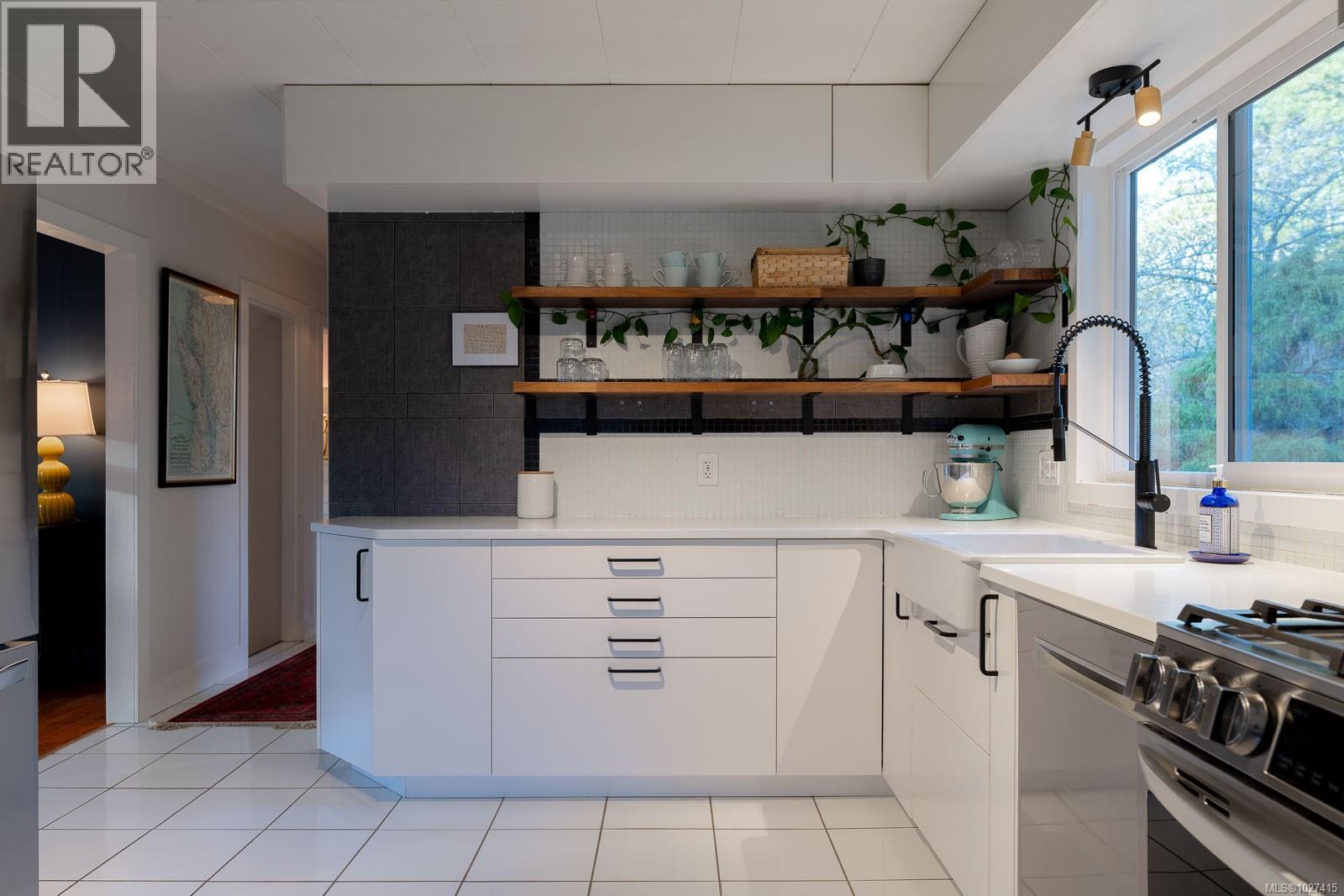 3248 Uplands Dr, Nanaimo