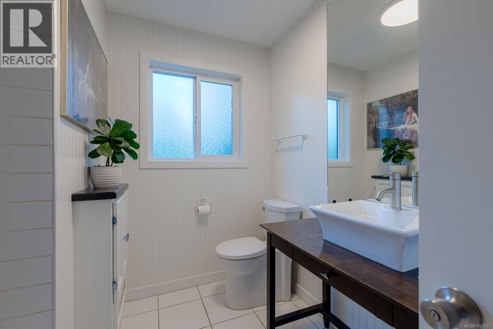 3248 Uplands Dr, Nanaimo