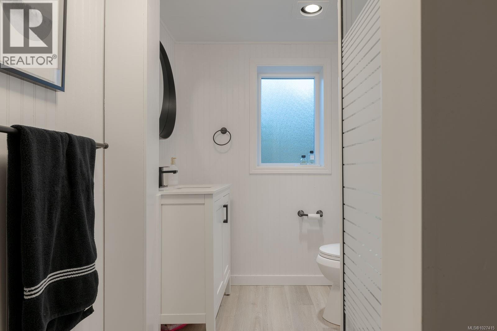 3248 Uplands Dr, Nanaimo