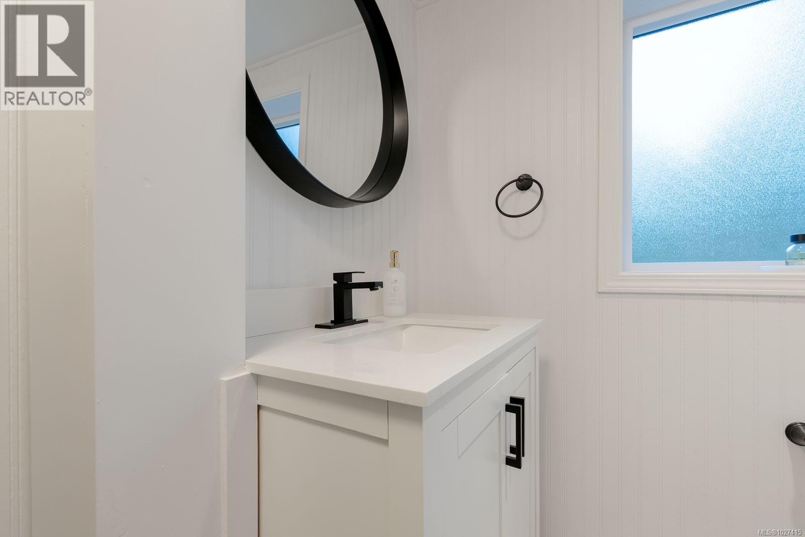 3248 Uplands Dr, Nanaimo