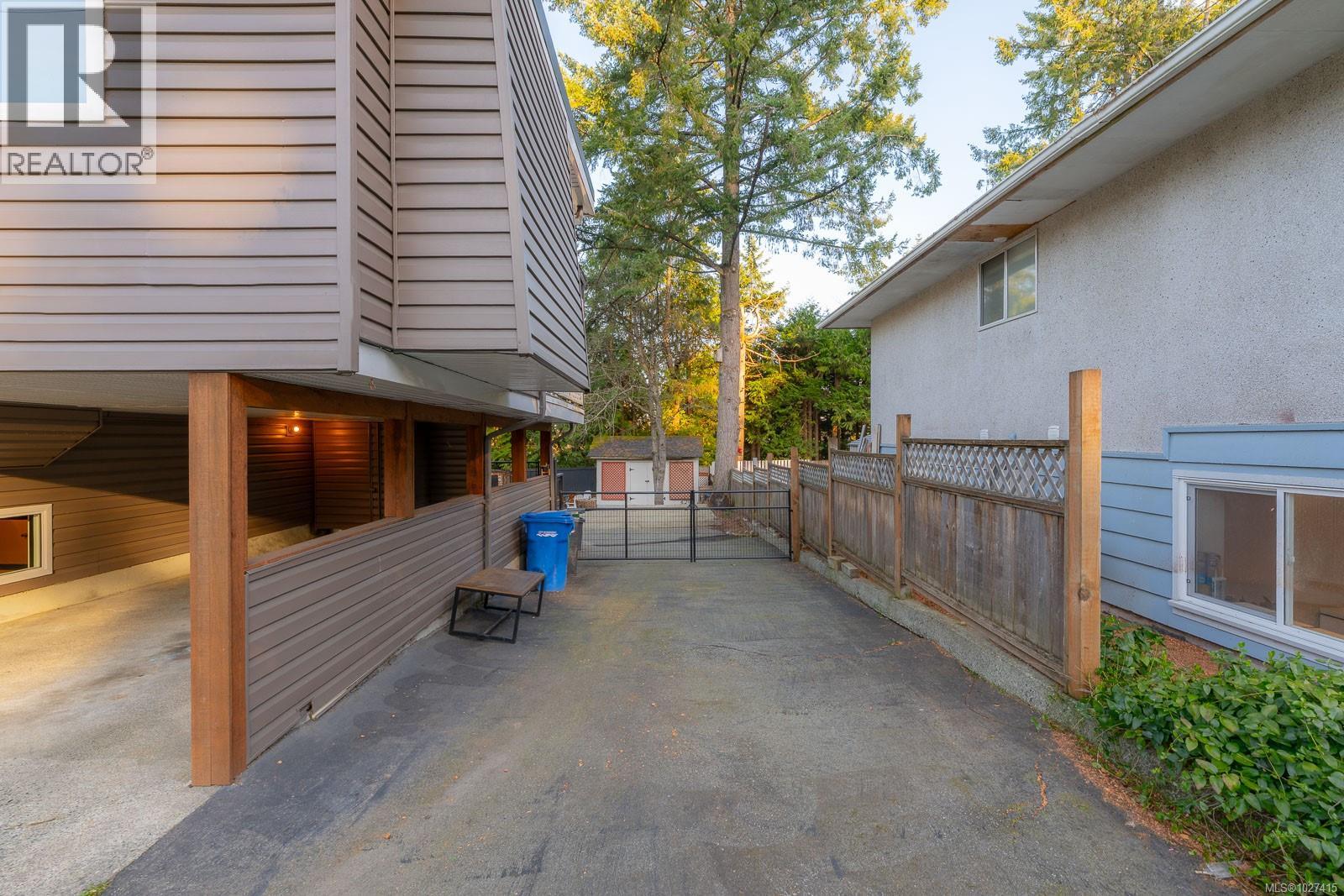 3248 Uplands Dr, Nanaimo