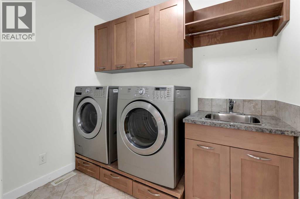 Single Family House for Sale in  Discovery Ridge Boulevard SW Discovery Ridge Calgary 