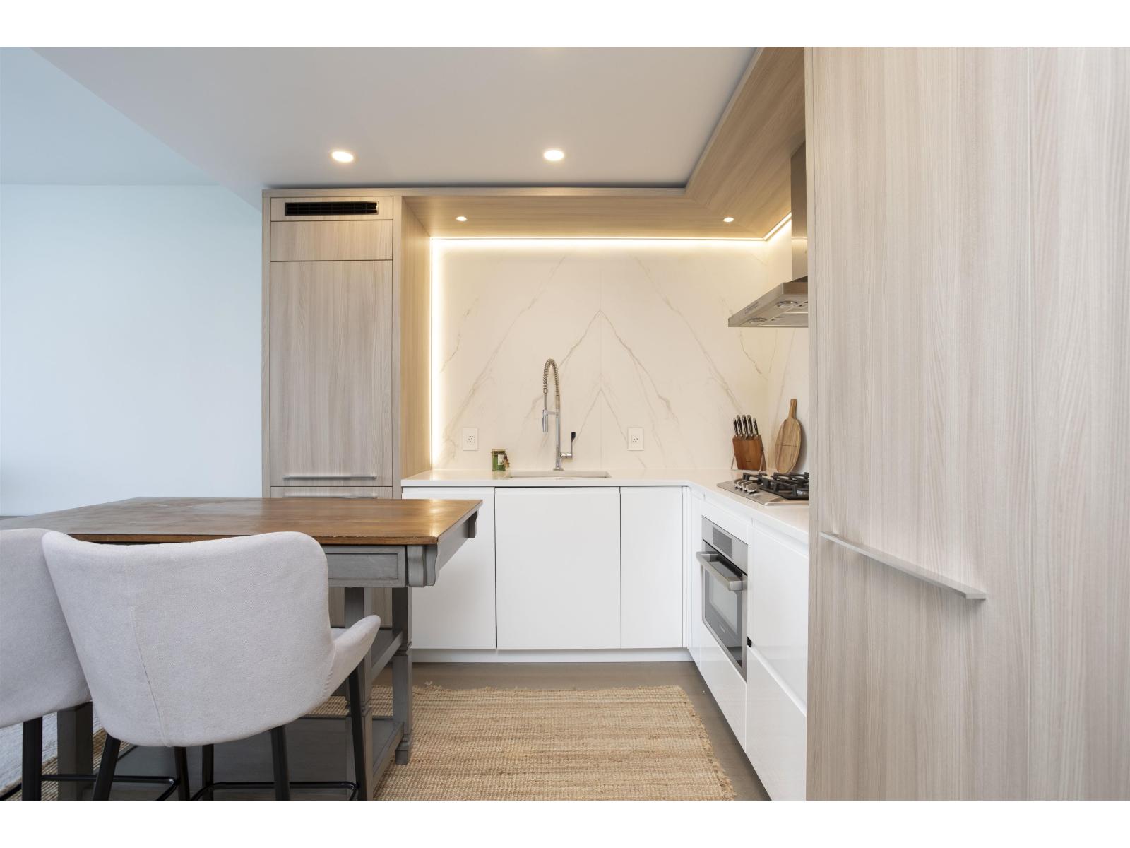 1103 15165 THRIFT AVENUE, White Rock