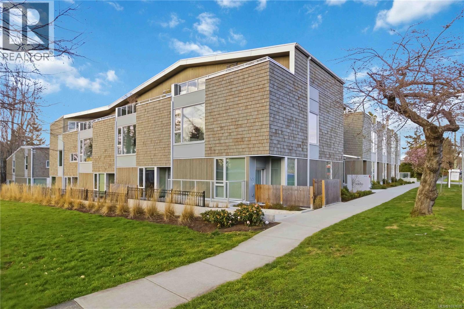 122 1720 Fairfield Road, Victoria