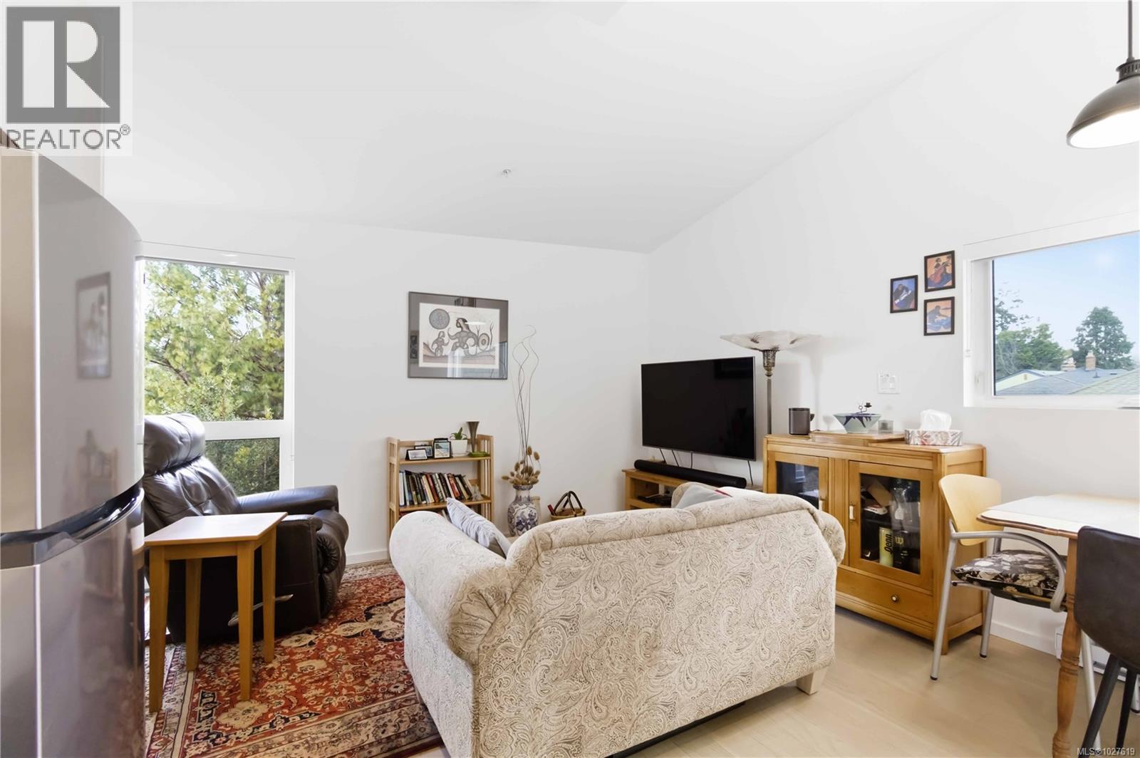 122 1720 Fairfield Road, Victoria