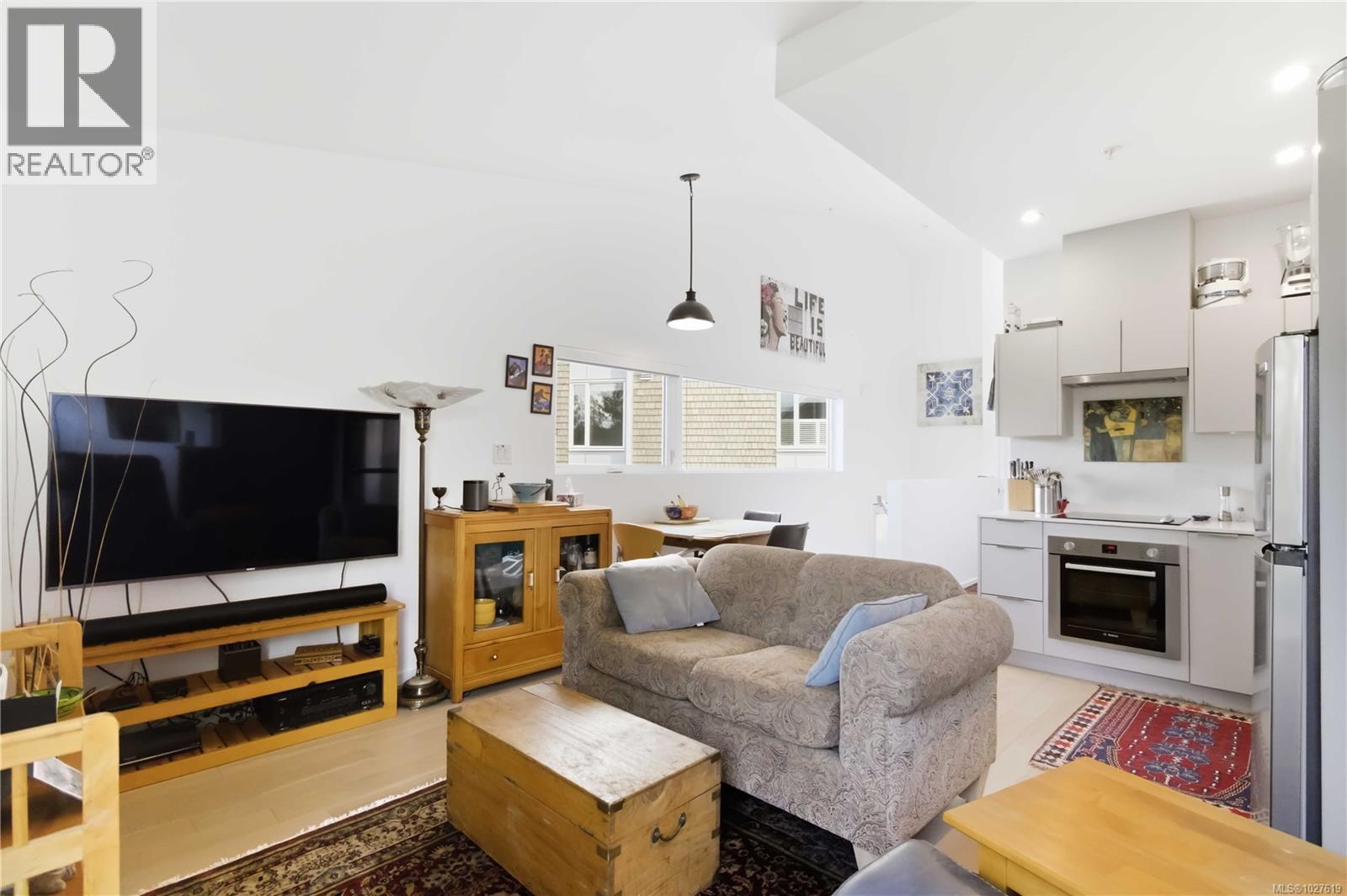 122 1720 Fairfield Road, Victoria