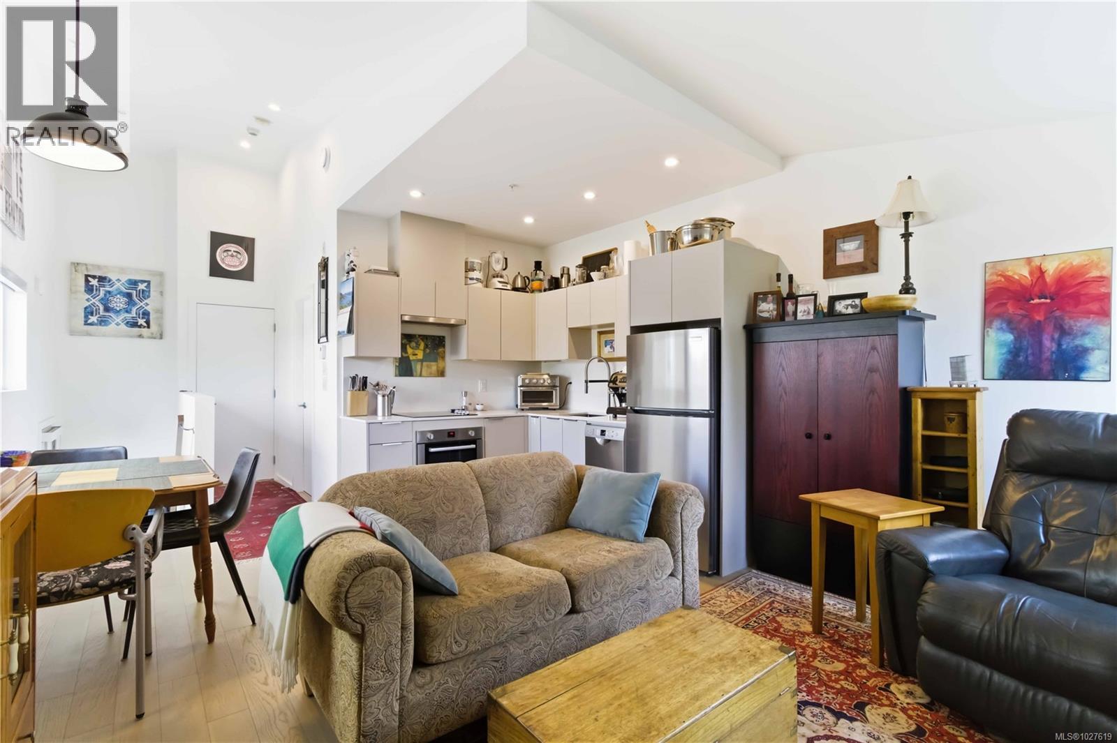 122 1720 Fairfield Road, Victoria