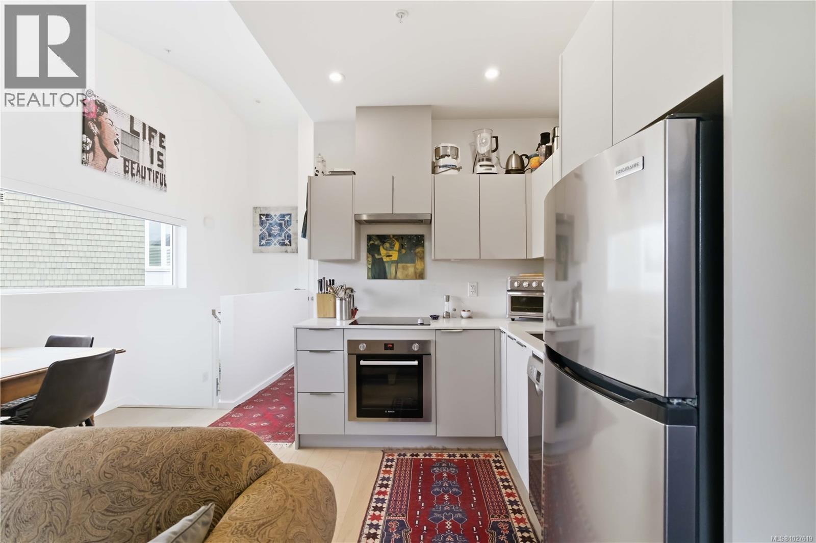 122 1720 Fairfield Road, Victoria