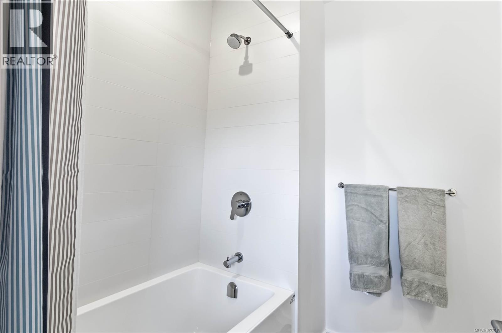 122 1720 Fairfield Road, Victoria